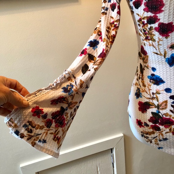 William Rast flared sleeves light thermal - Picture 3 of 8